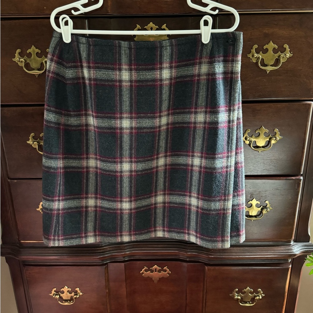 Madison & Max - size 12 wool skirt
